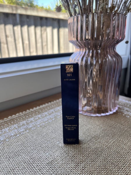Brand new Estée Lauder Matte Lipstick Carousel 1