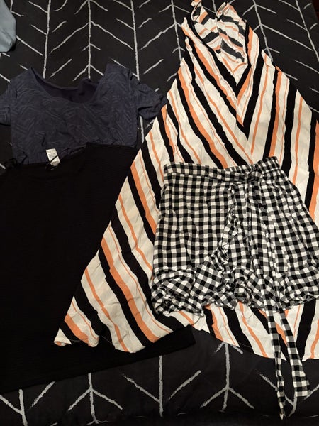 Small size womenswear bundle. Carousel 1
