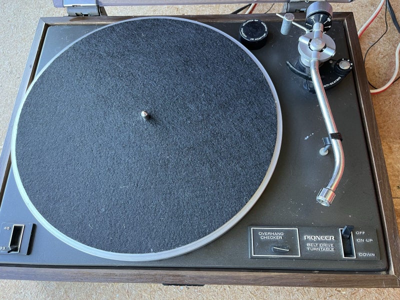 Pioneer PL-12D Turntable Carousel 2