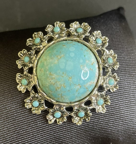 Vintage Brooch & Necklace Trio Carousel 2
