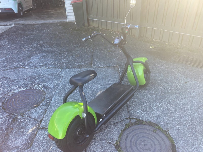 Fat Wheel E-Scooter Carousel 4