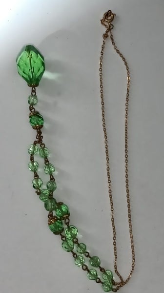 Vintage Green Glass Necklace Carousel 1
