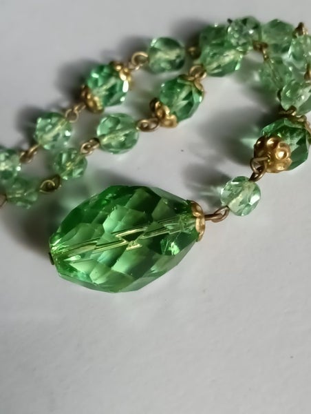 Vintage Green Glass Necklace Carousel 3