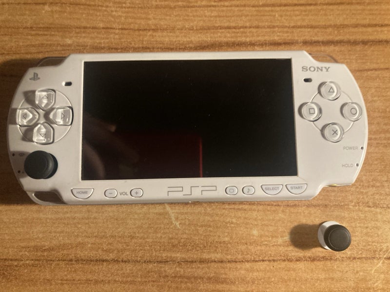 PSP-2002 white console only FOR PARTS Carousel 1