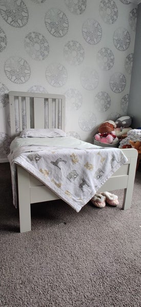 Baby cot and toddler bed Carousel 1