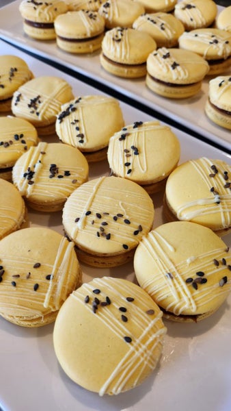 Macarons Carousel 1