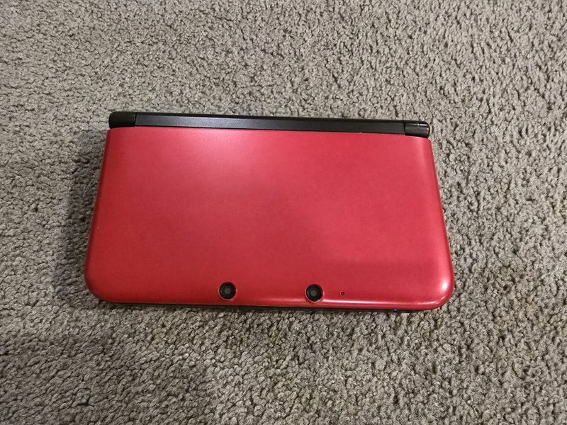 Nintendo 3DS XL + Charger Carousel 2