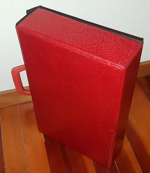 Red cassette tapes briefcase/carrier Carousel 4