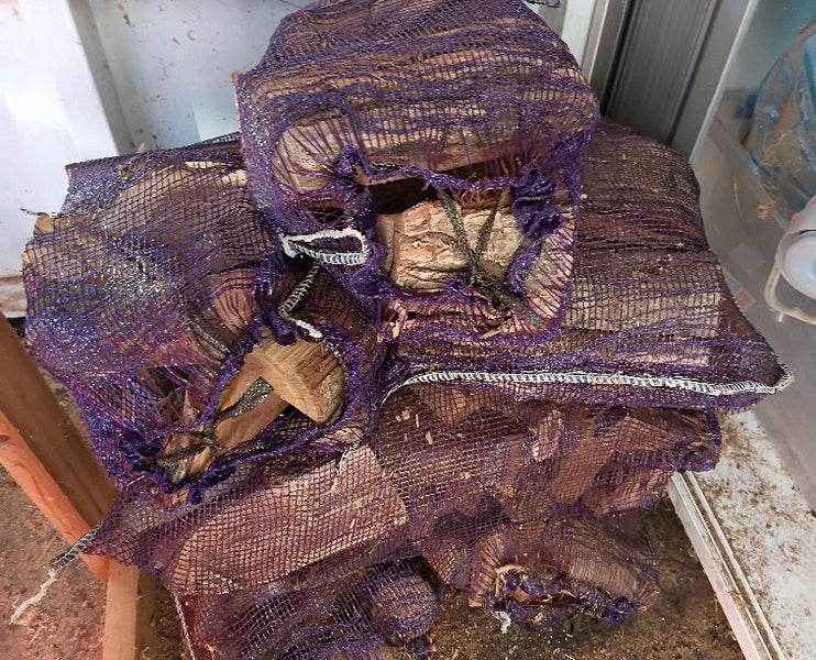 FIREWOOD - Bags Chestnut Prunings Carousel 1