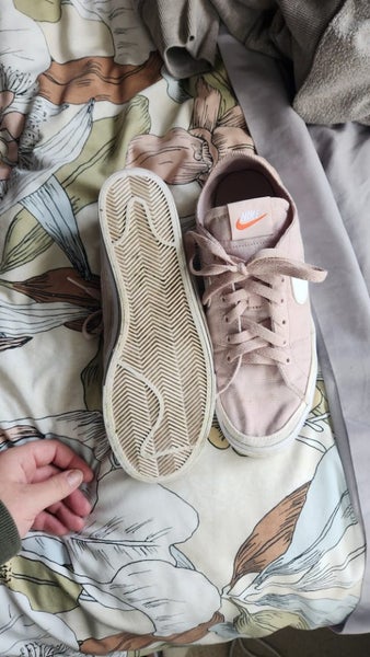 Nike Court Royale Carousel 3