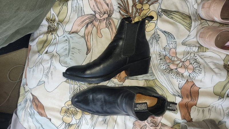 Roc Boots Carousel 1