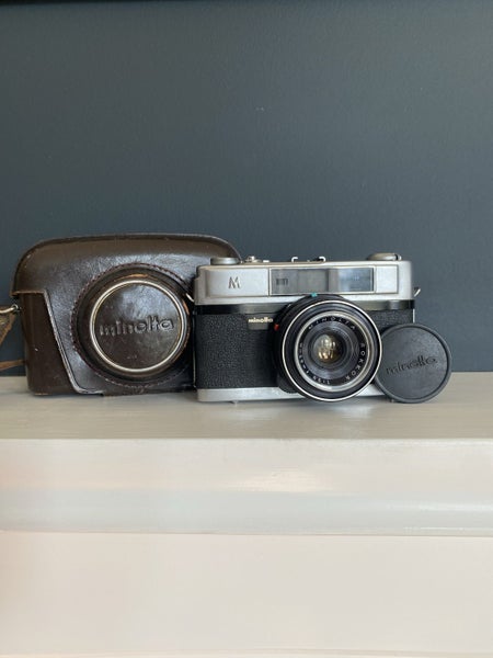 Minolta A5 35mm Film Camera Carousel 1