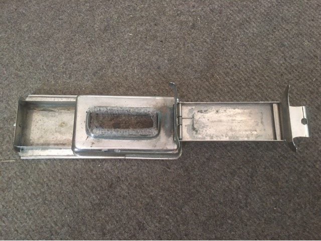 ANTIQUE, TRAVEL CIGARETTE CASE/ASH TRAY Carousel 3