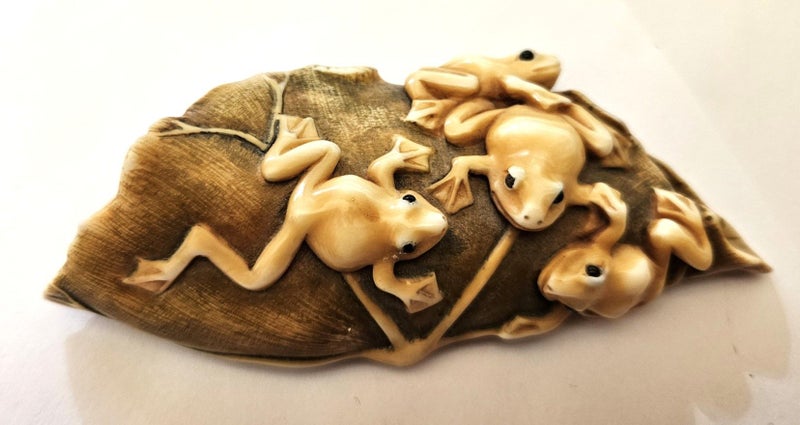 NETSUKE Carousel 5