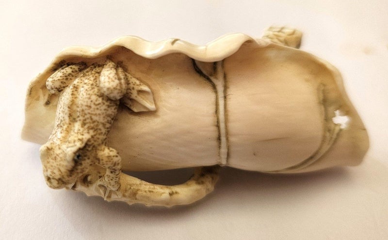 NETSUKE Carousel 2