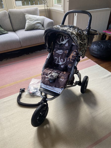 Mountain Buggy Swift Carousel 1