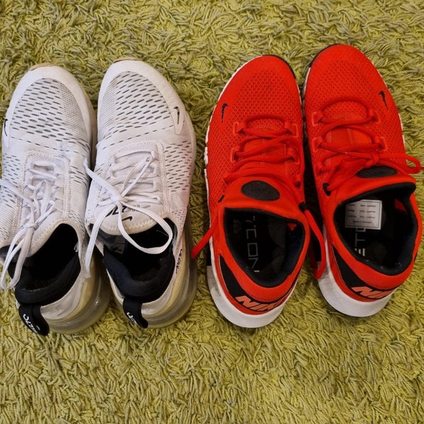Sports shoes Carousel 1