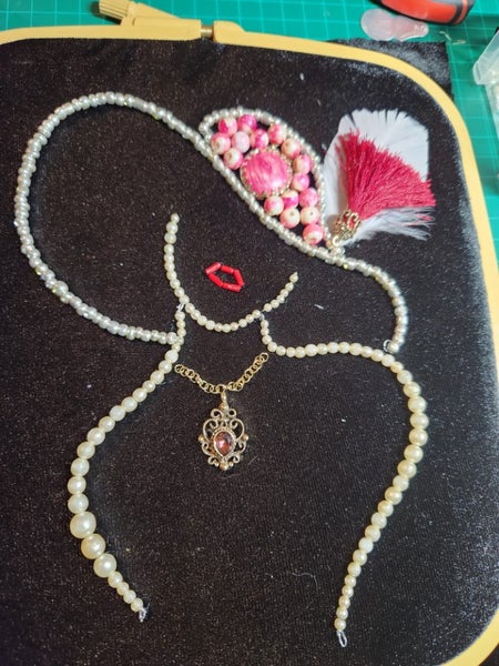 Jewellery Art Lady Carousel 1