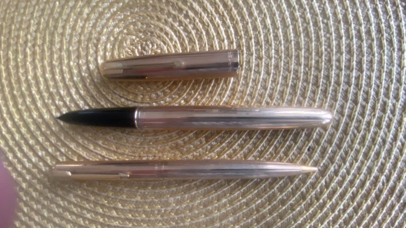 Vintage boxed Parker 51 gold signet fountain pen and pencil set Carousel 2
