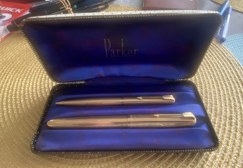 Vintage boxed Parker 51 gold signet fountain pen and pencil set Carousel 1