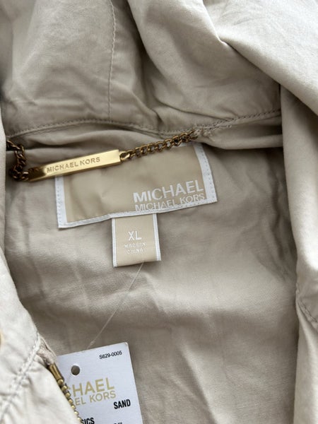 XL Clothing Carousel 1