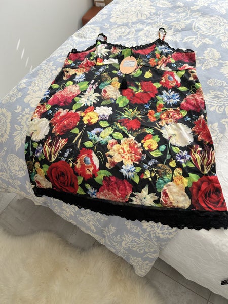 Trelise Cooper Nightie and House Coat Carousel 1