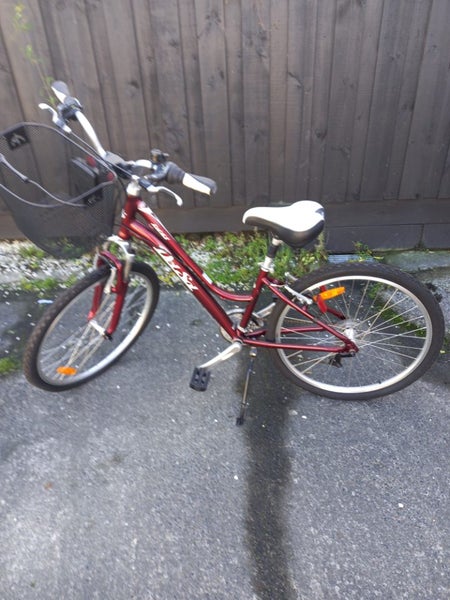 Woman's road bike Carousel 1