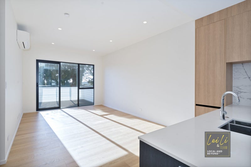 Image 2 of 19