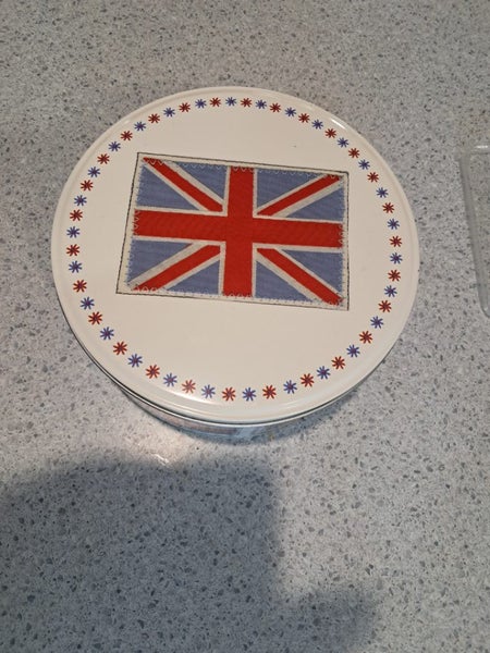 Queen's Jubilee Cake Tin Carousel 2