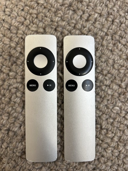 Apple Remotes - untested Carousel 1