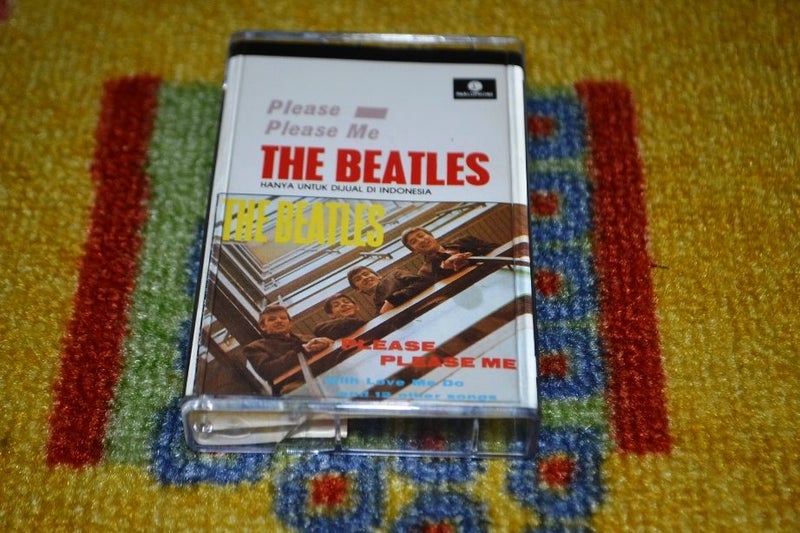 THE BEATLES Please Please Me CASSETTE TAPE Carousel 1