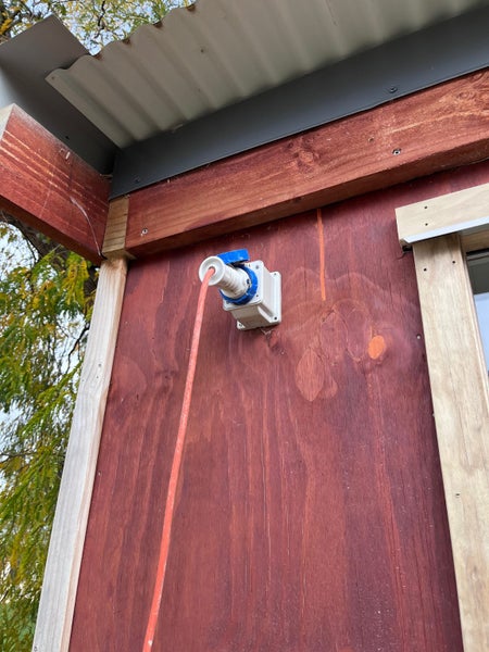 Sleepout - 3 Rooms 21m2 - Located in Hawkes Bay Carousel 8