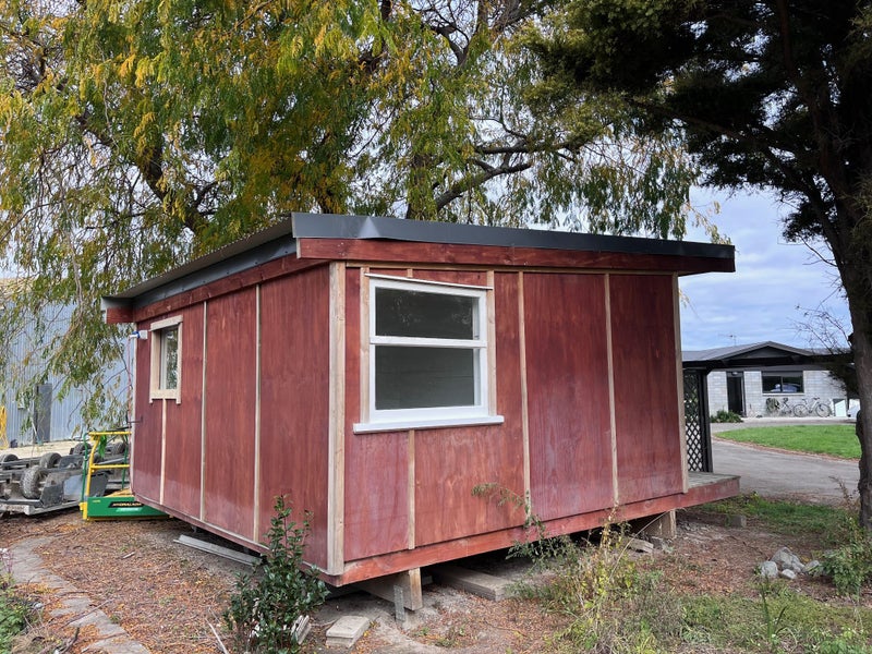 Sleepout - 3 Rooms 21m2 - Located in Hawkes Bay Carousel 2