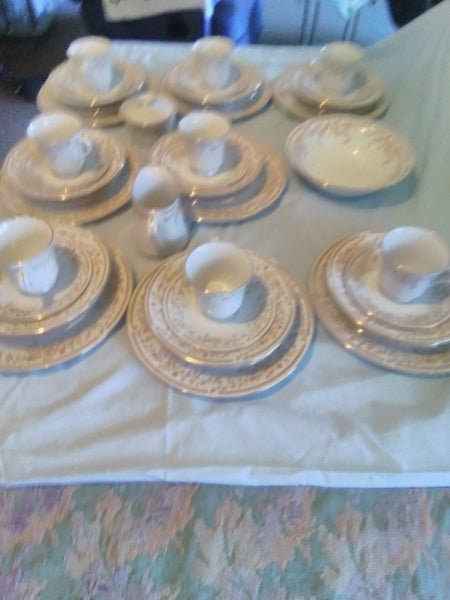 LiLing fine china Carousel 2