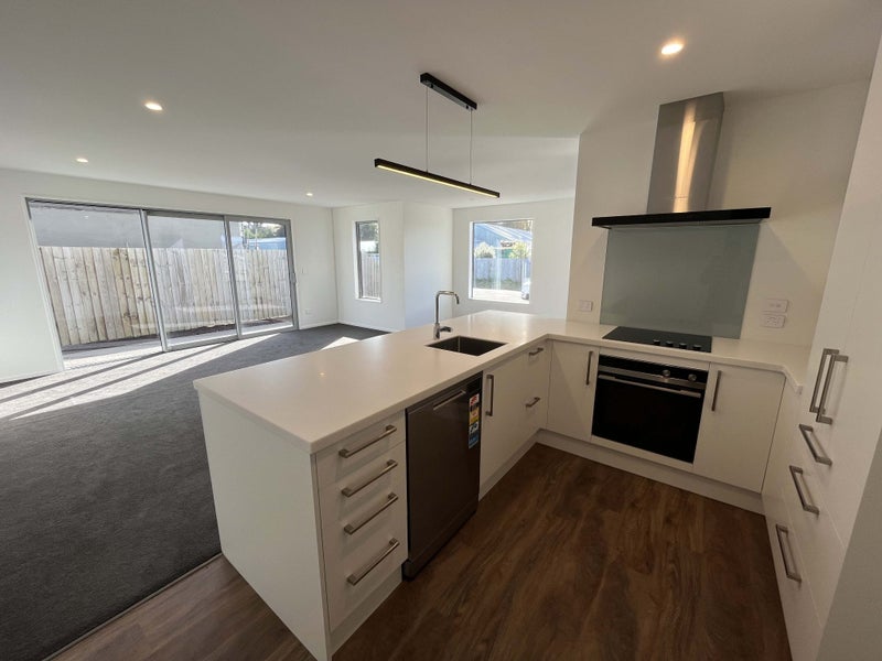 Easy Living – Only One Left!62865861473026112