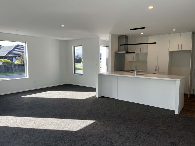 Easy Living – Only One Left!62865861473026113
