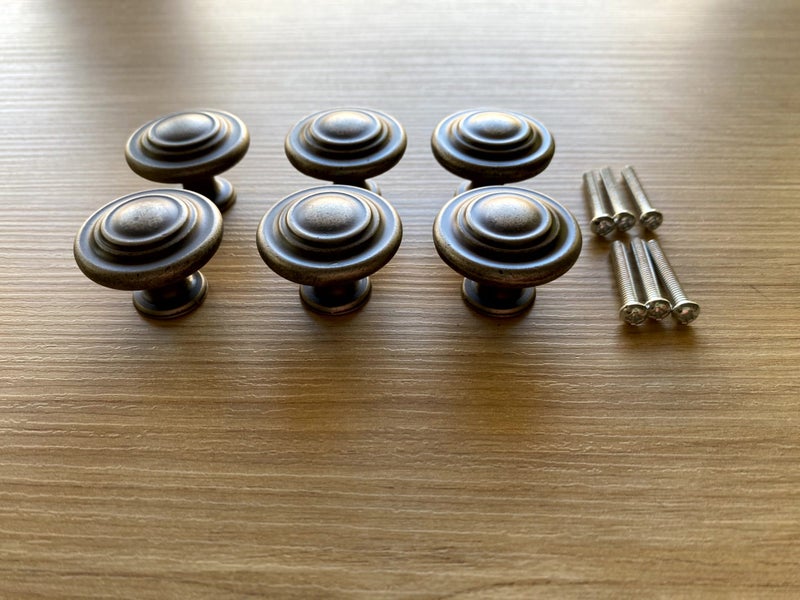 $1 res - set of six vintage-look pewter cabinet or drawer knobs 25 x 33mm Carousel 2