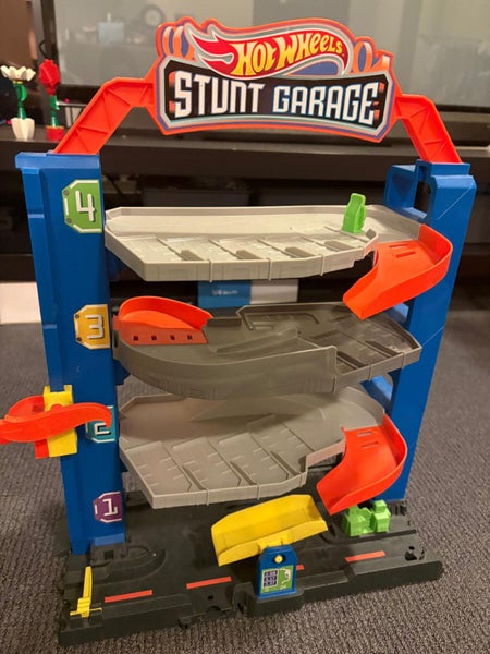 Hot Wheels Stunt Garage Playset (Without cars, just the track) Carousel 2