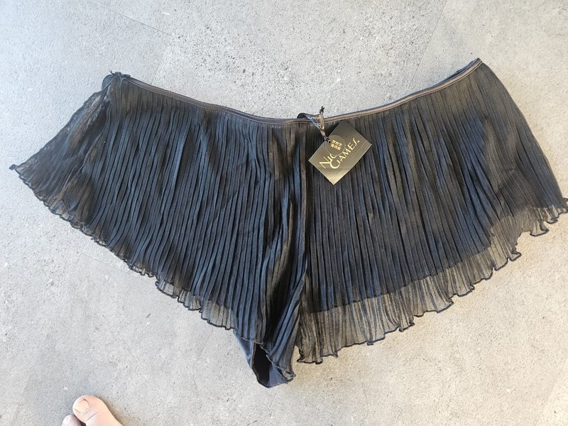 Com-pleat me night games set BNWT 16/18 Carousel 6