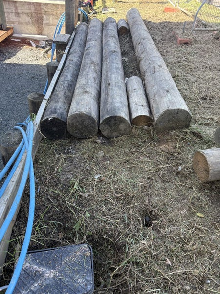 no1 retaining poles Carousel 1