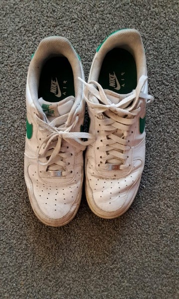 White nike Air Force 1 Carousel 1