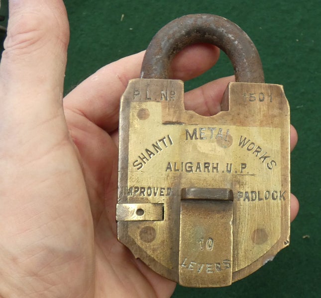 HUGE Brass ANTIQUE Padlock GOOD Quality High Security even if Indian-Made safe Carousel 1