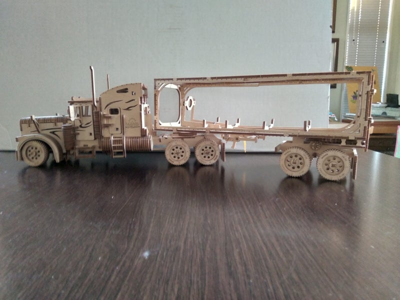 Model truck and trailer Carousel 2