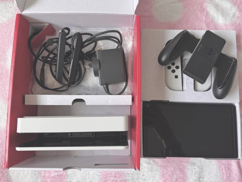 Nintendo Switch OLED White Carousel 2