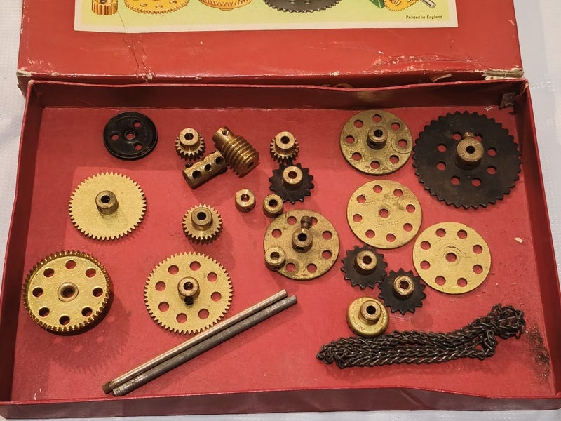 Meccano, Vintage - Gears Outfit B ***With Instruction book, parts*** Carousel 10