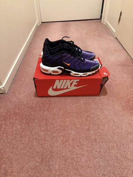 Brand New Nike TNS Carousel 1