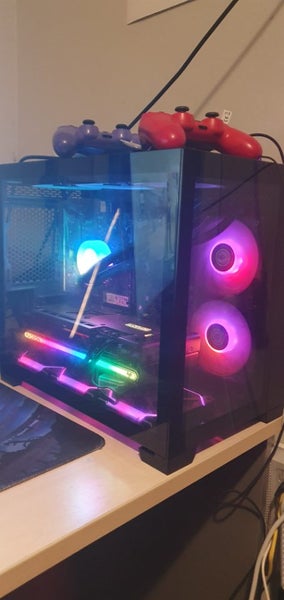 Gaming PC setup Carousel 1