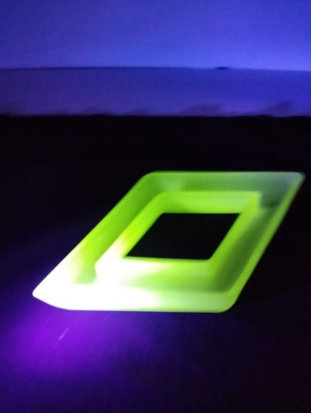 Vintage Uranium Diamond Dish - ******** $1 Reserve ******* Carousel 7