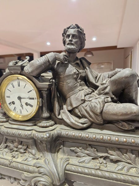 Vintage clock ( LEROY A PARIS ) Carousel 1