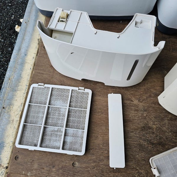 Delonghi drainage Tank + filter + Flip for CF05M, CF08M CF08E Dehumidifier. Carousel 1